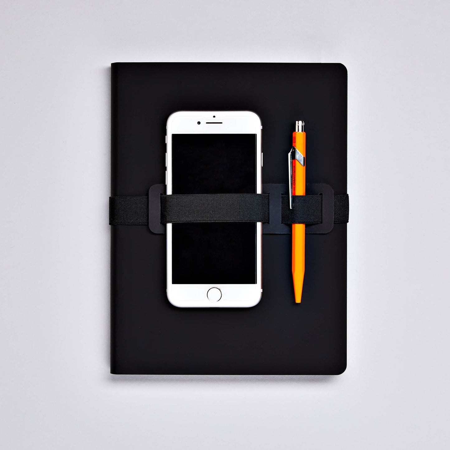 Voyager L - Black | Graphic L notebook | A5+ | dot grid